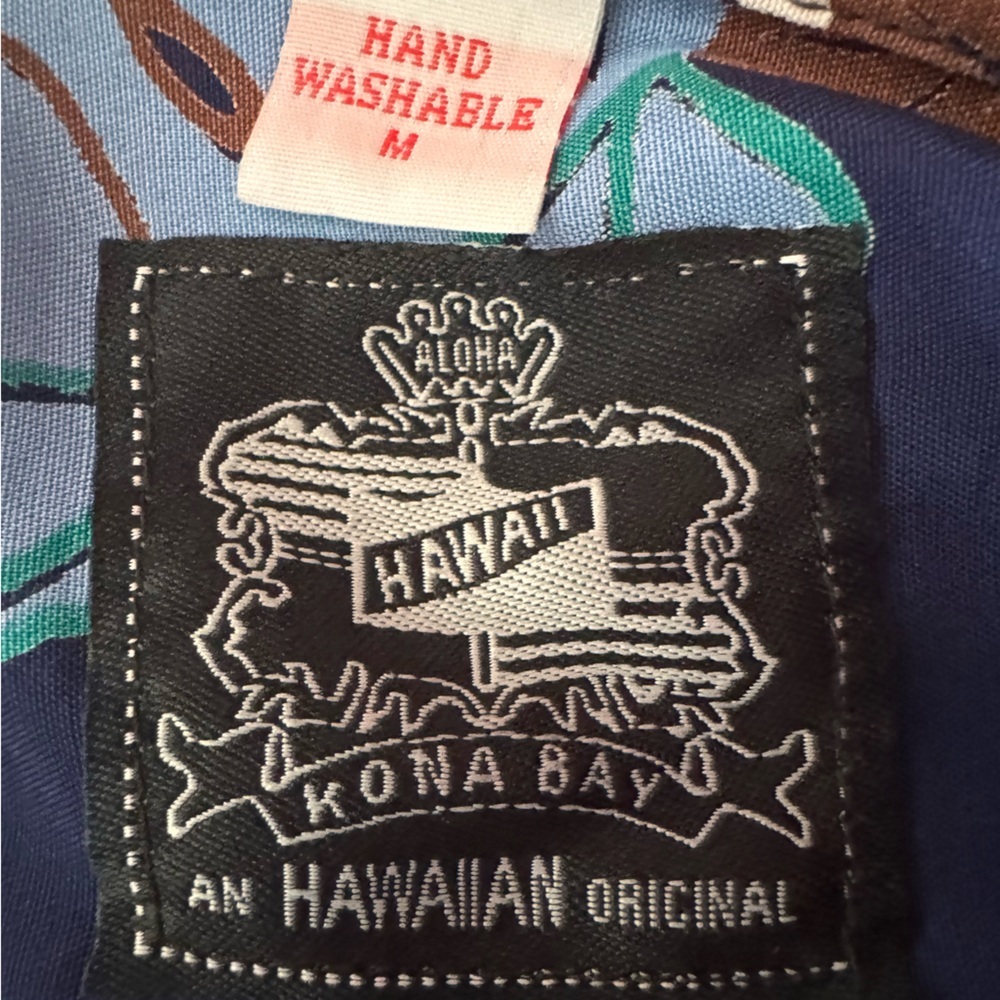 Kona Bay Hawaii Edifice Navy Hawaiian Button Down Shirt - Picture 9 of 11